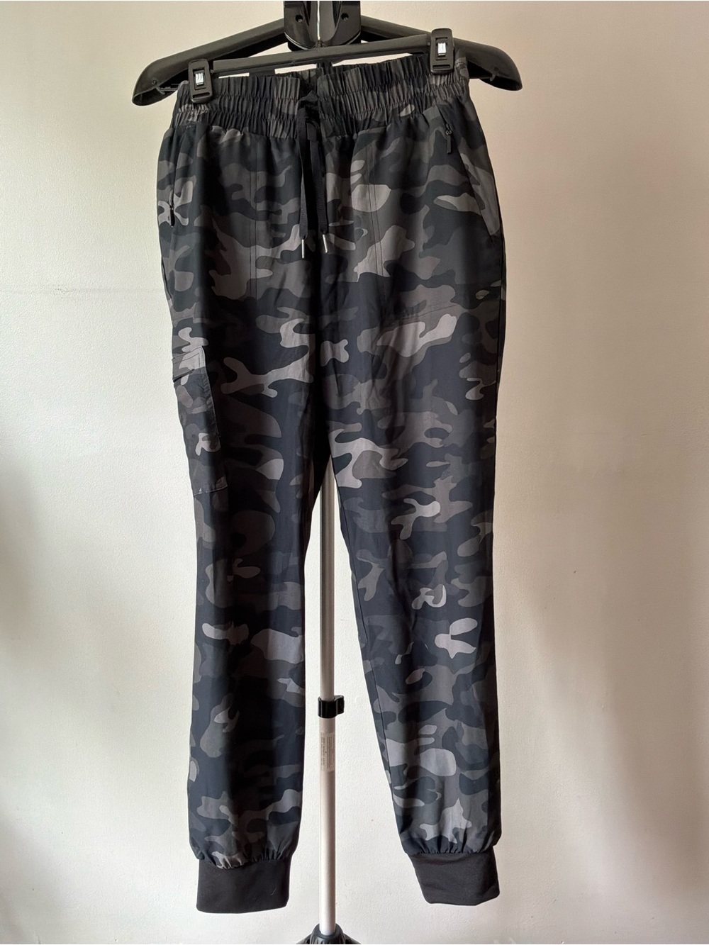 Chico's Zenergy Black Grey Camo Knit Joggers Pull On Lounge Pants 2R